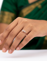 புத்திசாலித்தனமான வைர நெக்லஸ்