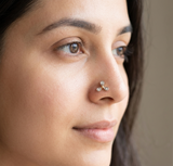 QUEEN’S SPARK DIAMOND NOSE PIN