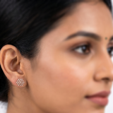 ARYA DIAMOND STUDS