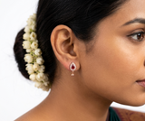 MANIKA DIAMOND STUDS