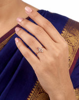 புத்திசாலித்தனமான வைர நெக்லஸ்