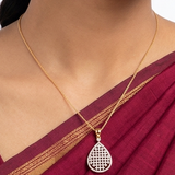 The 18k Yellow Gold Mesh Pendant